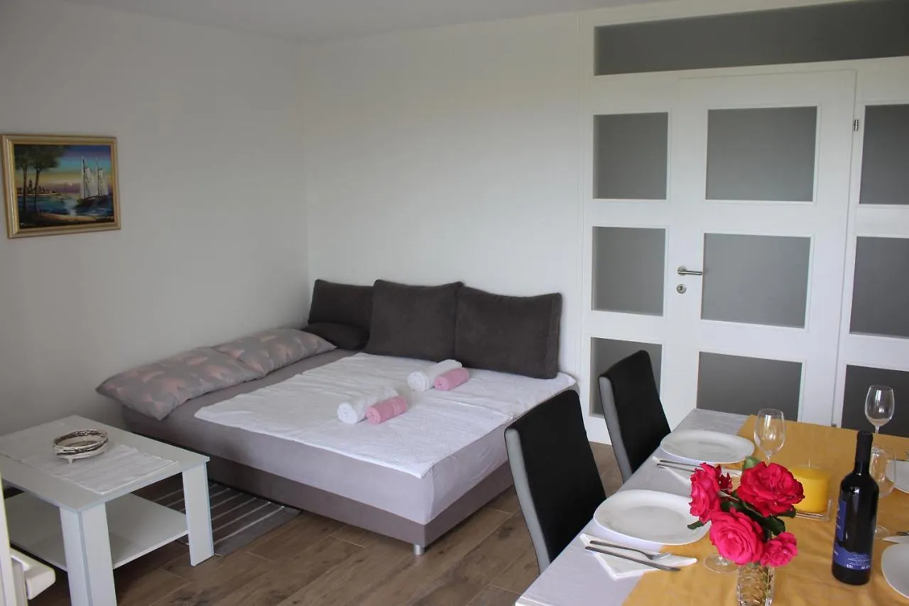 Apartments Bonaca Rovanjska
